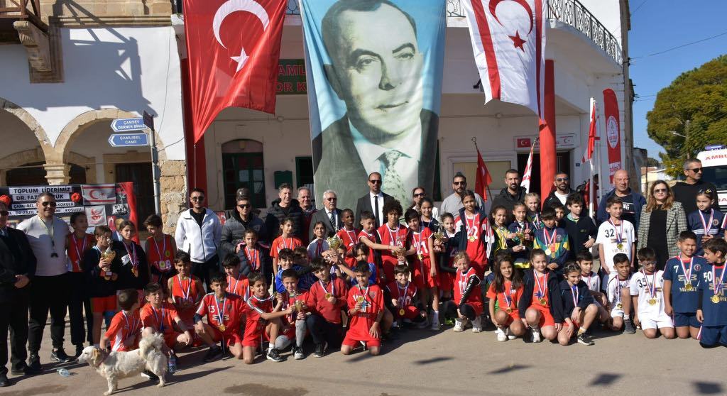 Çamlıbel Aysun İlkokulu Dr. Fazıl Küçük Anı Koşusu düzenledi