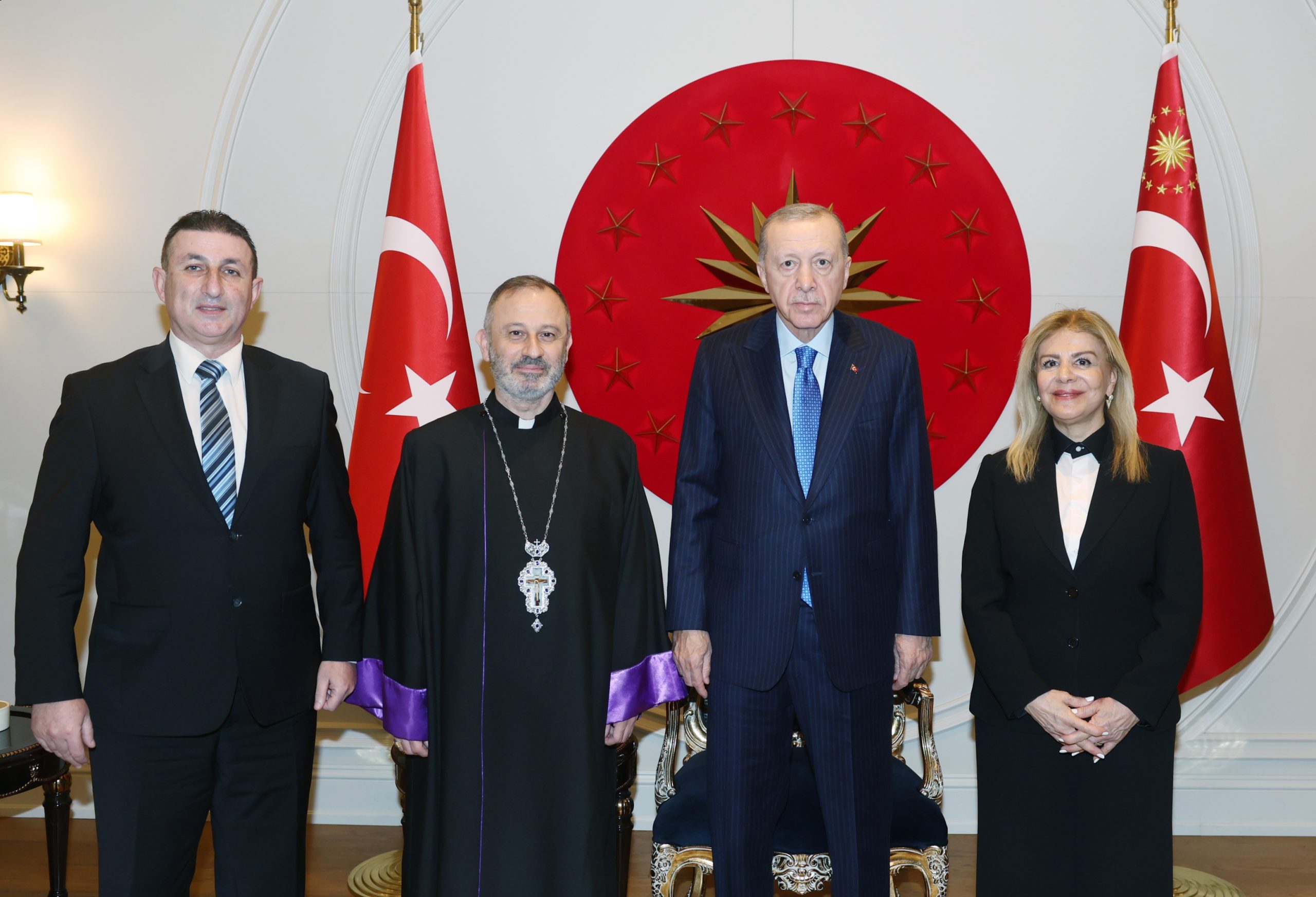 Erdoğan, Türkiye Ermeni Katolik Cemaati Ruhani Reisi Kazancıyan’ı kabul etti