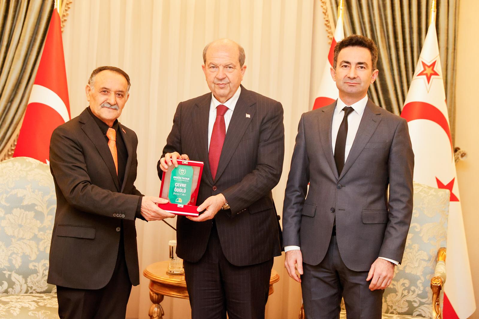Cumhurbaşkanı Tatar’a Aksaray Yeşil Doğa Derneği’nden çevre ödülü