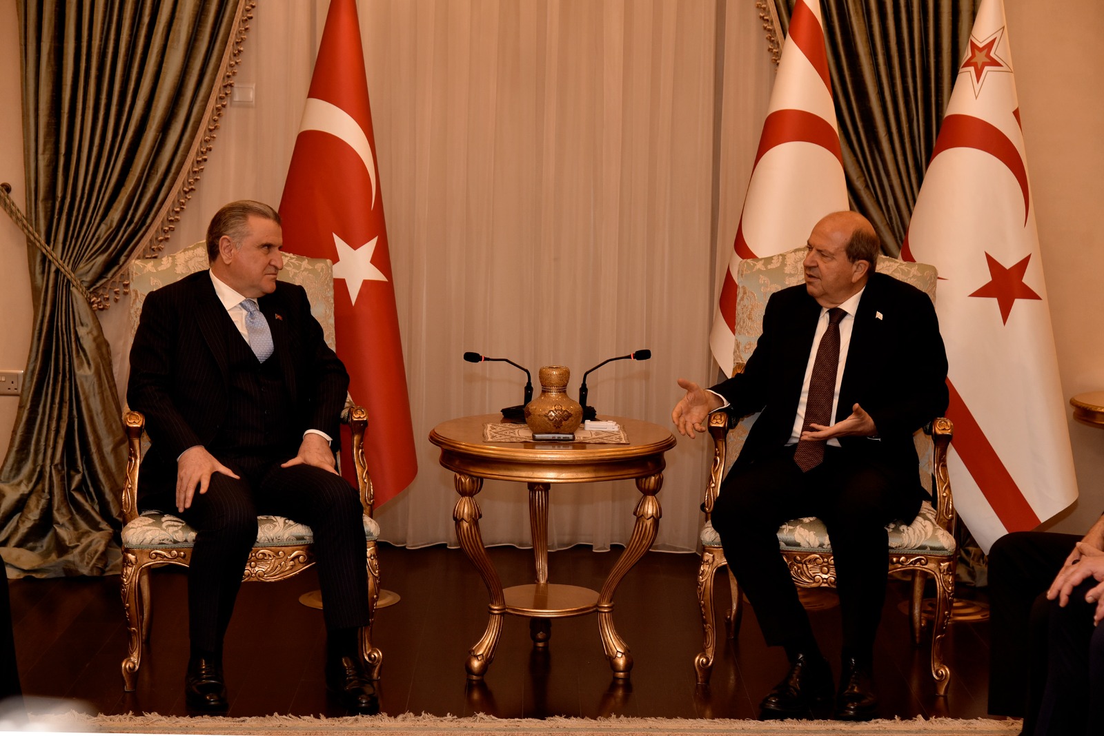 Cumhurbaşkanı Tatar, Türkiye Cumhuriyeti Gençlik ve Spor Bakanı Bak’ı kabul etti