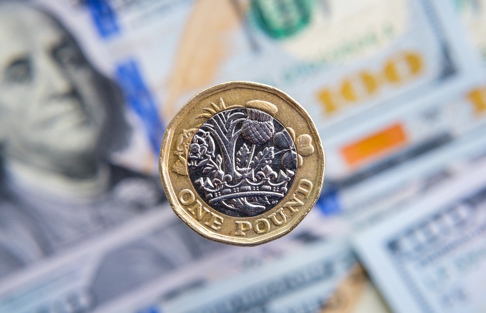 Euro 41.10, sterlin 49.30, dolar 38.10 TL’den işlem görüyor