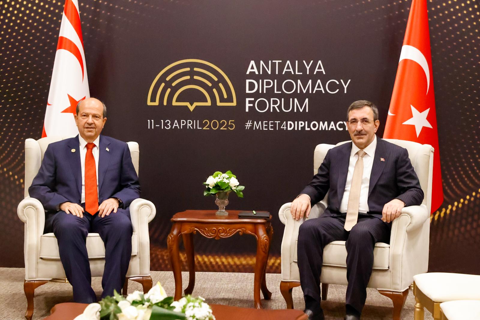 Cumhurbaşkanı Tatar Antalya’da Yılmaz ile görüştü