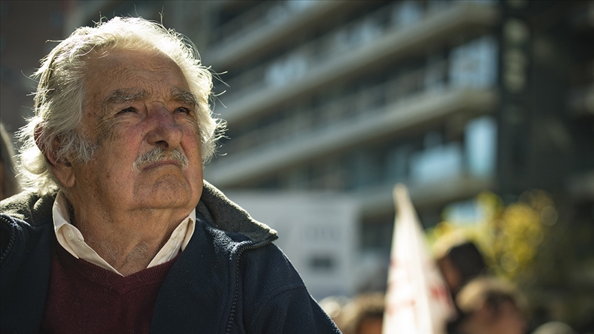 Eski Uruguay Devlet Başkanı Mujica son yolculuğuna uğurlandı