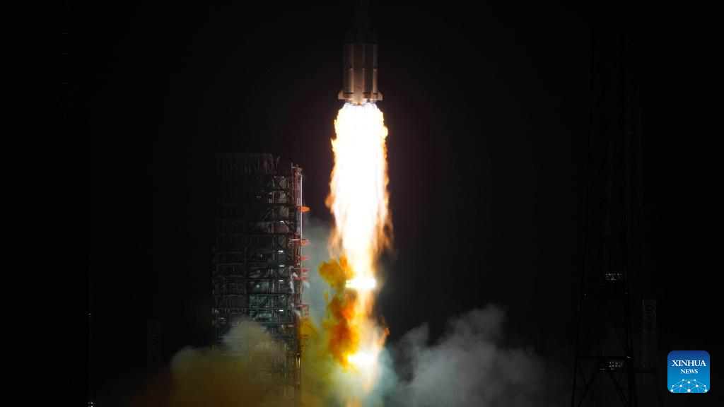 Çin, “ChinaSat-9C” iletişim uydusunu fırlattı