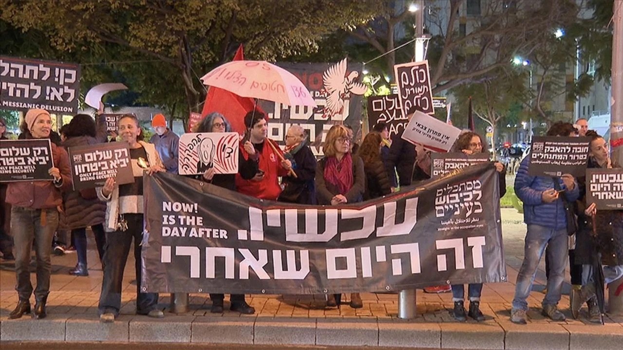 İran’a saldırılar sonrası Tel Aviv’de ilk kez Gazze’deki esirlerin getirilmesi talebiyle gösteri yapıldı
