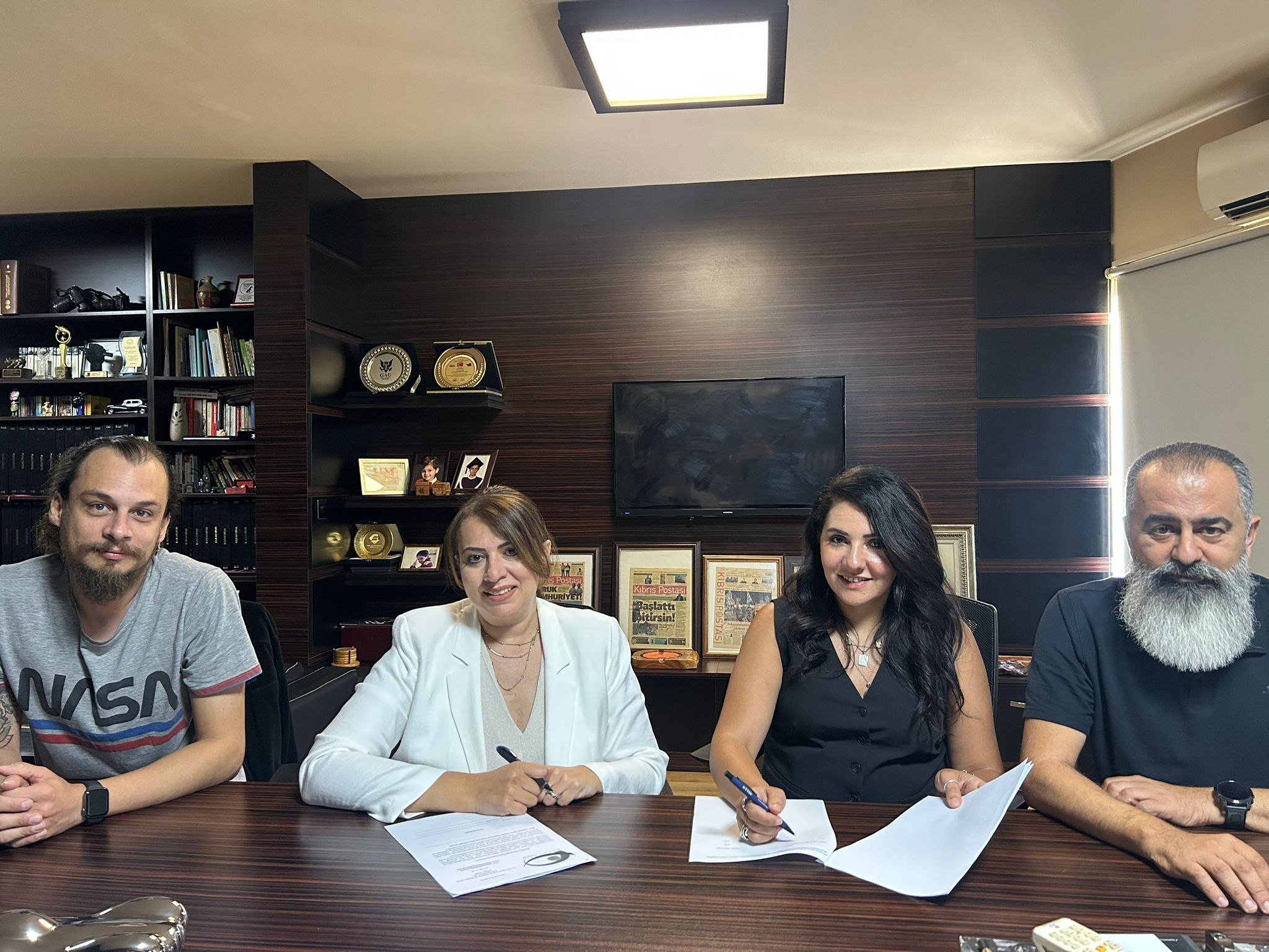 Kıbrıs Postası güncellenmiş “İnternet Gazeteciliği Deklarasyonu”nu imzaladı