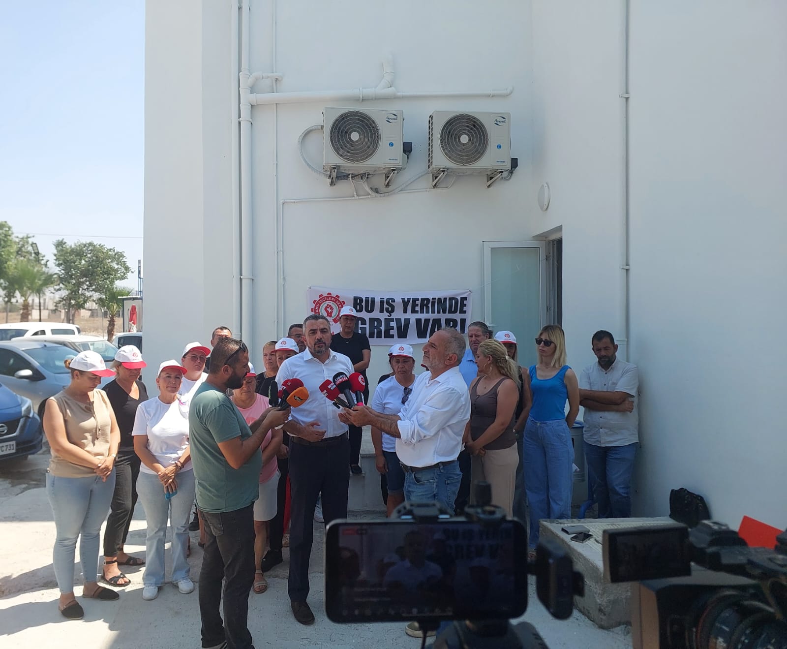 Kamu-İş, Tangül Ünal Çağıner Vakfı Sevgi Evleri’nde uyarı grevine gitti