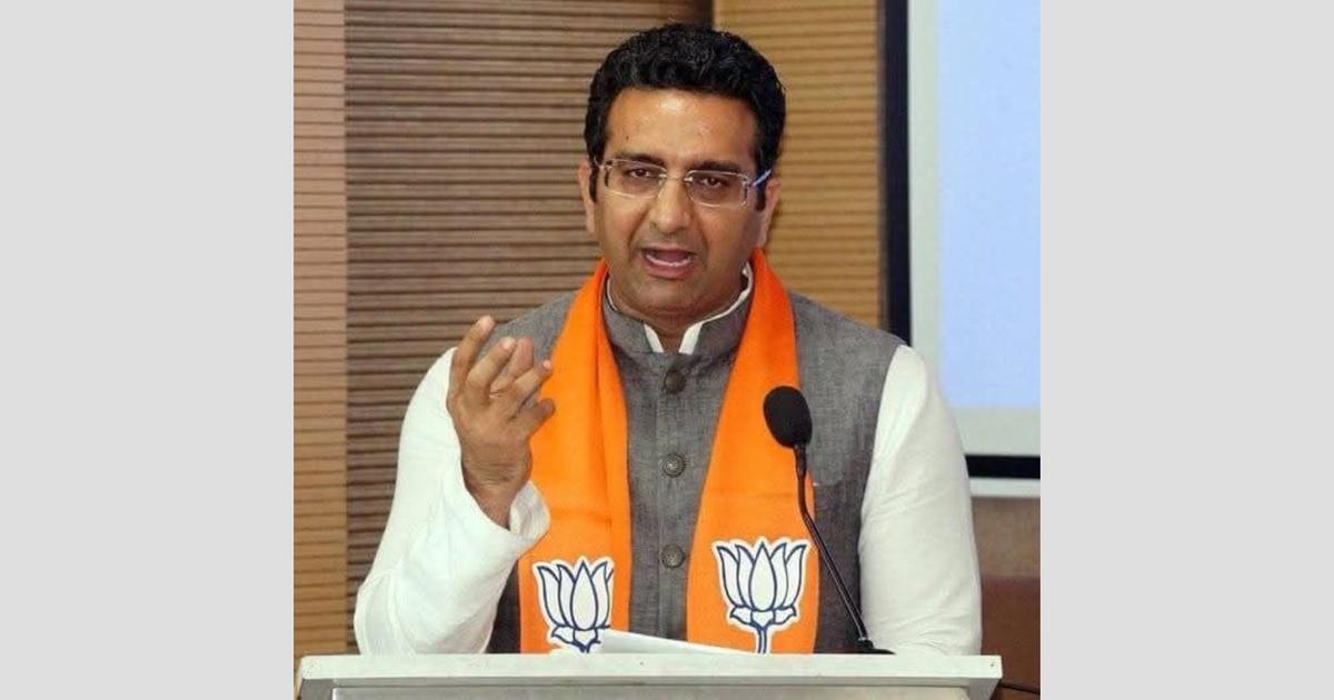 Hindistan’da BJP Sözcüsü, “pantolonsuz” olduğu görülen görüntülerin kaldırılması için dava açtı