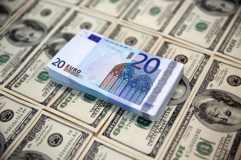 Dolar 42,05 TL, euro 48,95 TL, sterlin 56,10 TL’den işlem görüyor