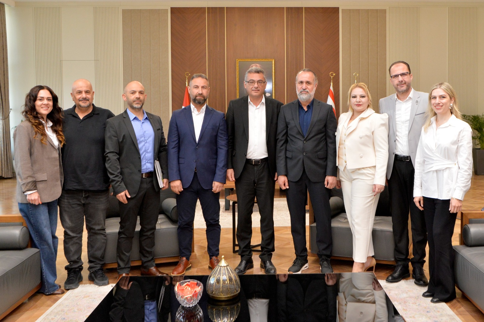 Cumhurbaşkanı Erhürman KTÖS’ü kabul etti