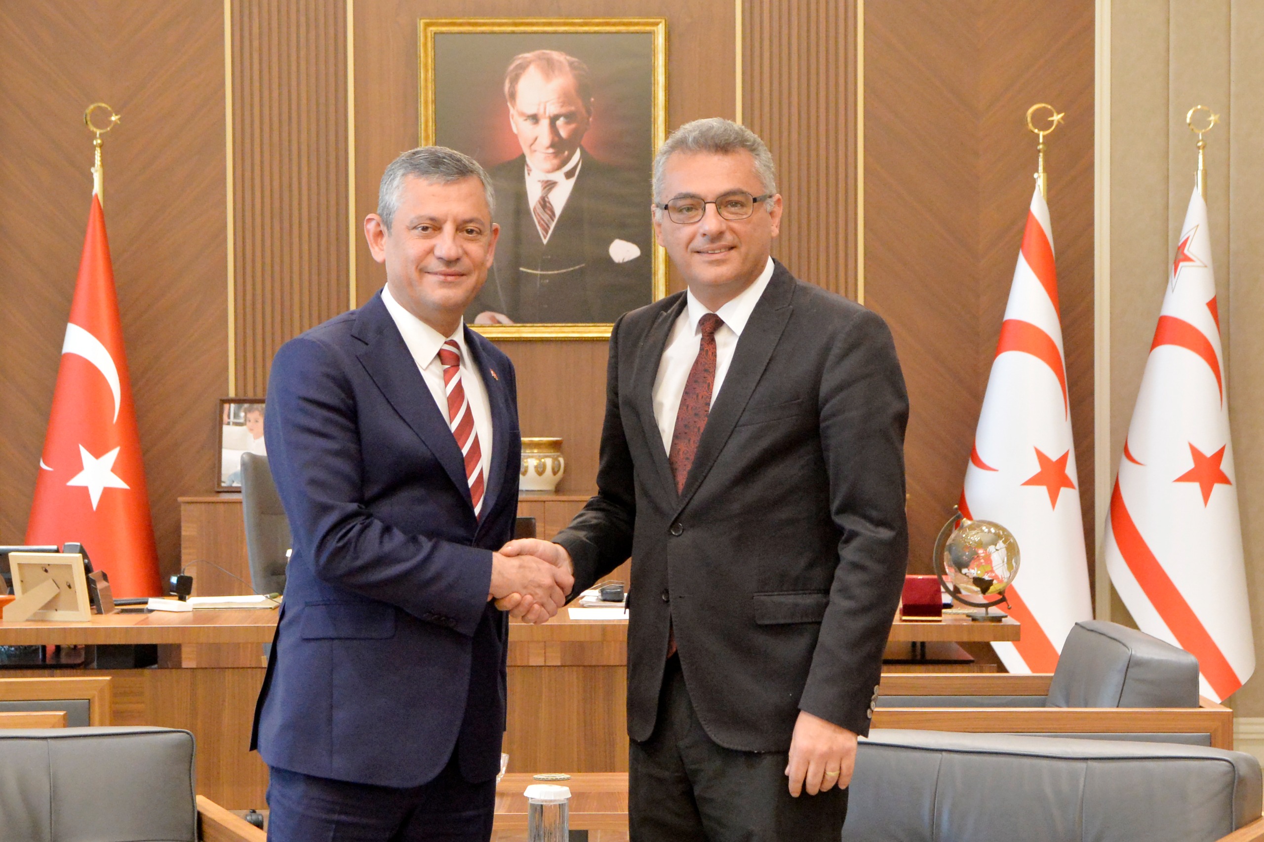 Cumhurbaşkanı Tufan Erhürman, CHP Genel Başkanı Özgür Özel ve beraberindeki heyeti kabul etti