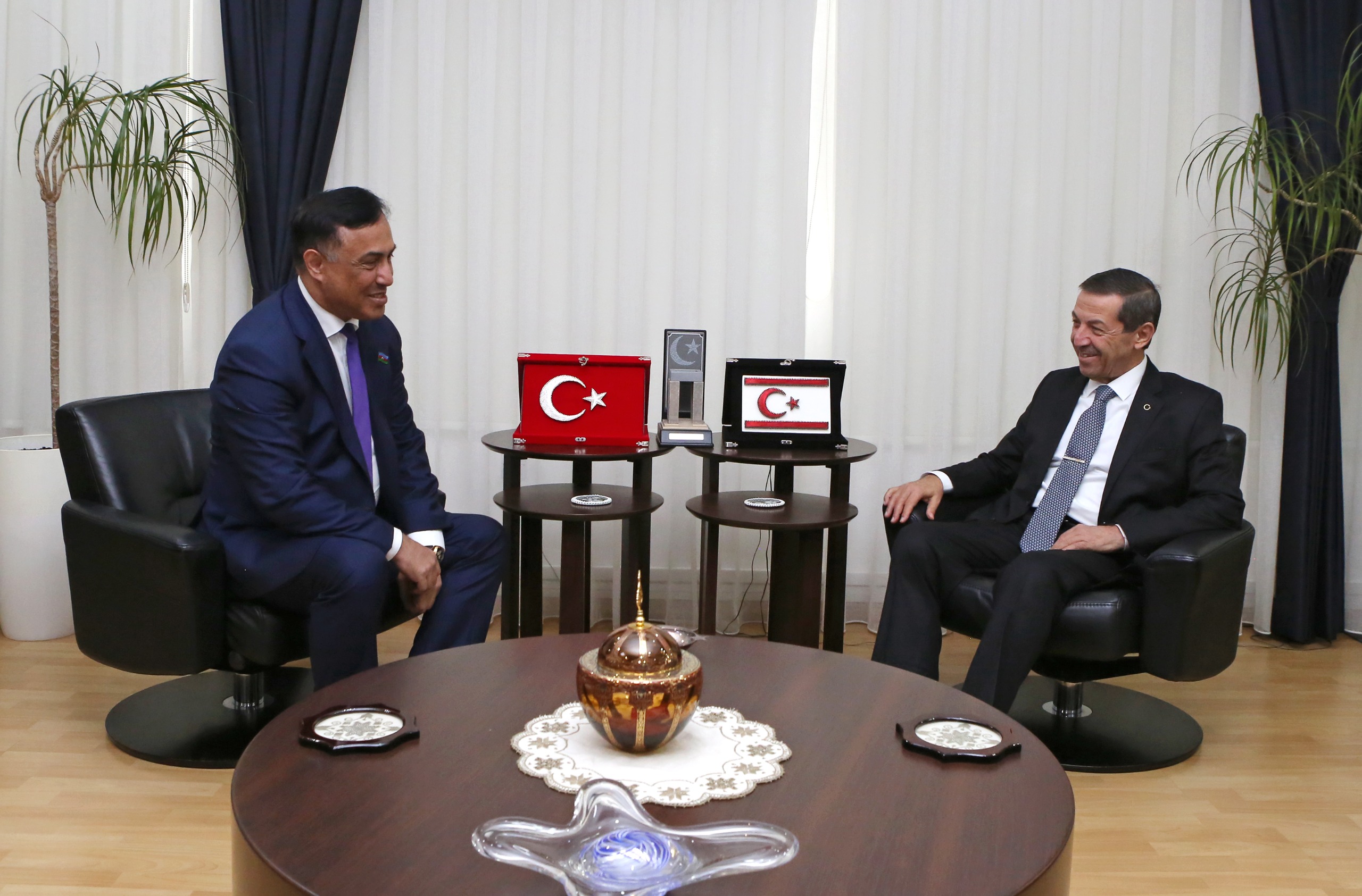 Dışişleri Bakanı Ertuğruloğlu, Azerbaycan Milletvekili Nasırov’u kabul etti