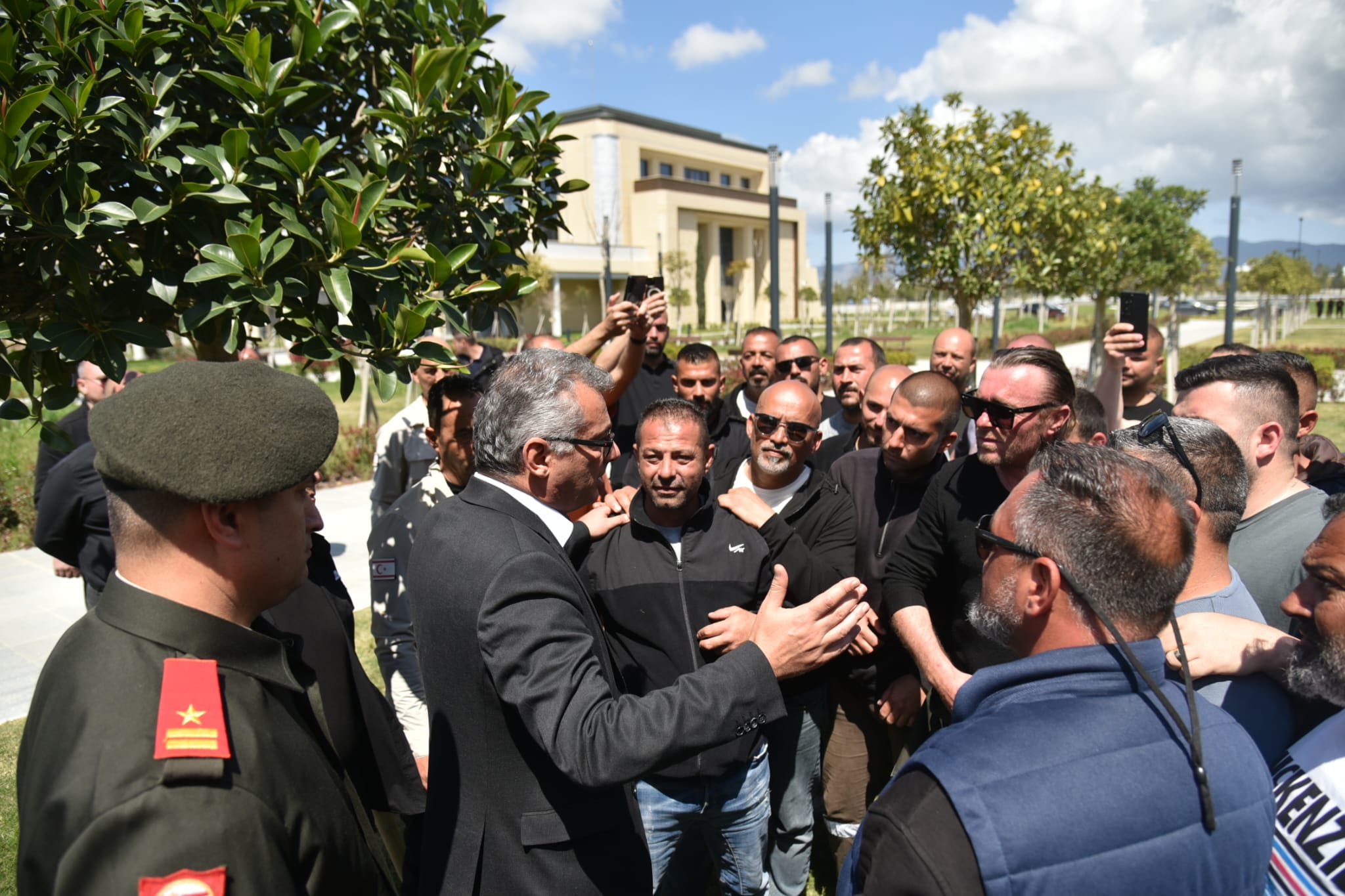 Meclis’te bekleyiş sürüyor