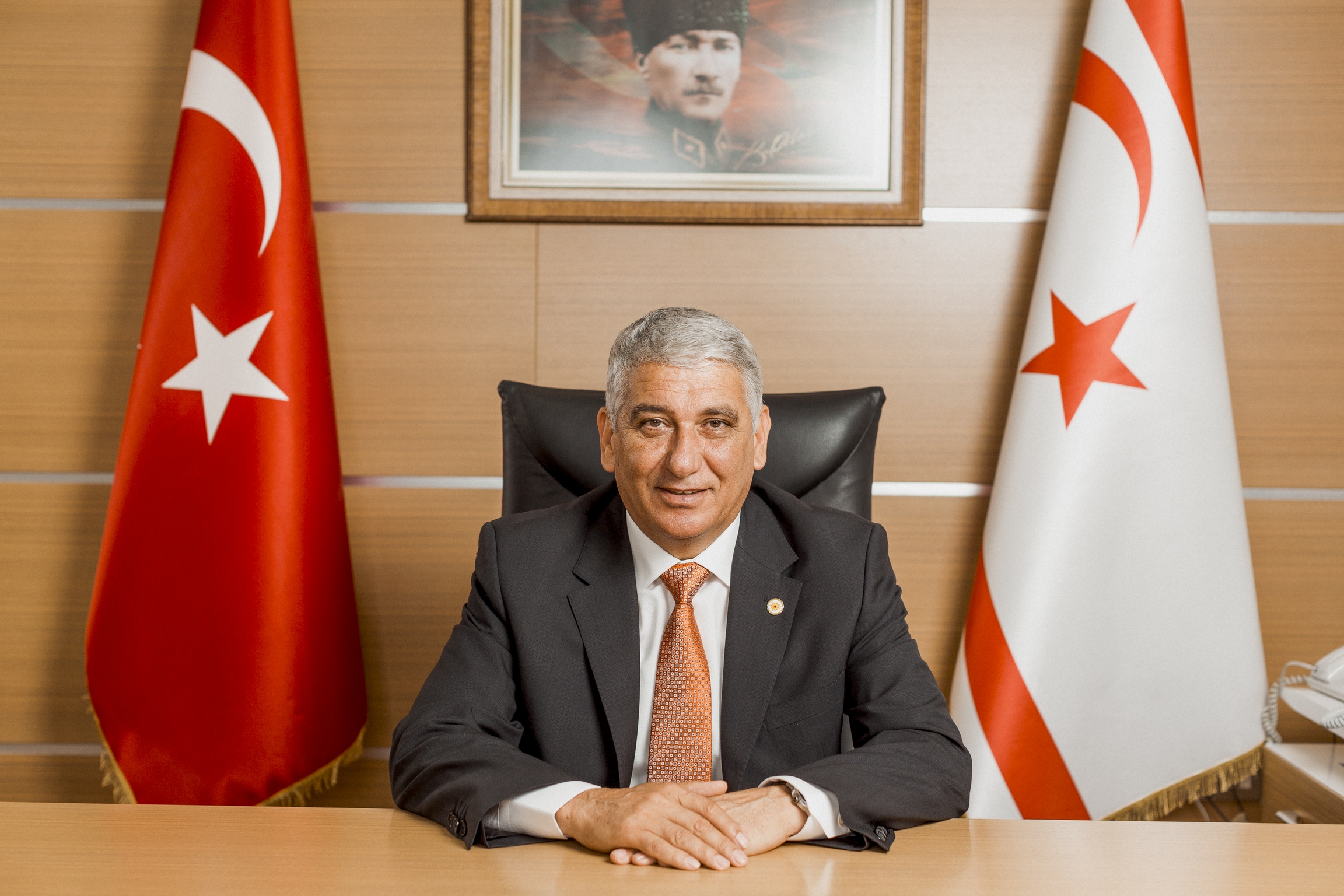 Özçınar, 23 Nisan Ulusal Egemenlik ve Çocuk Bayramı dolayısıyla mesaj yayımladı