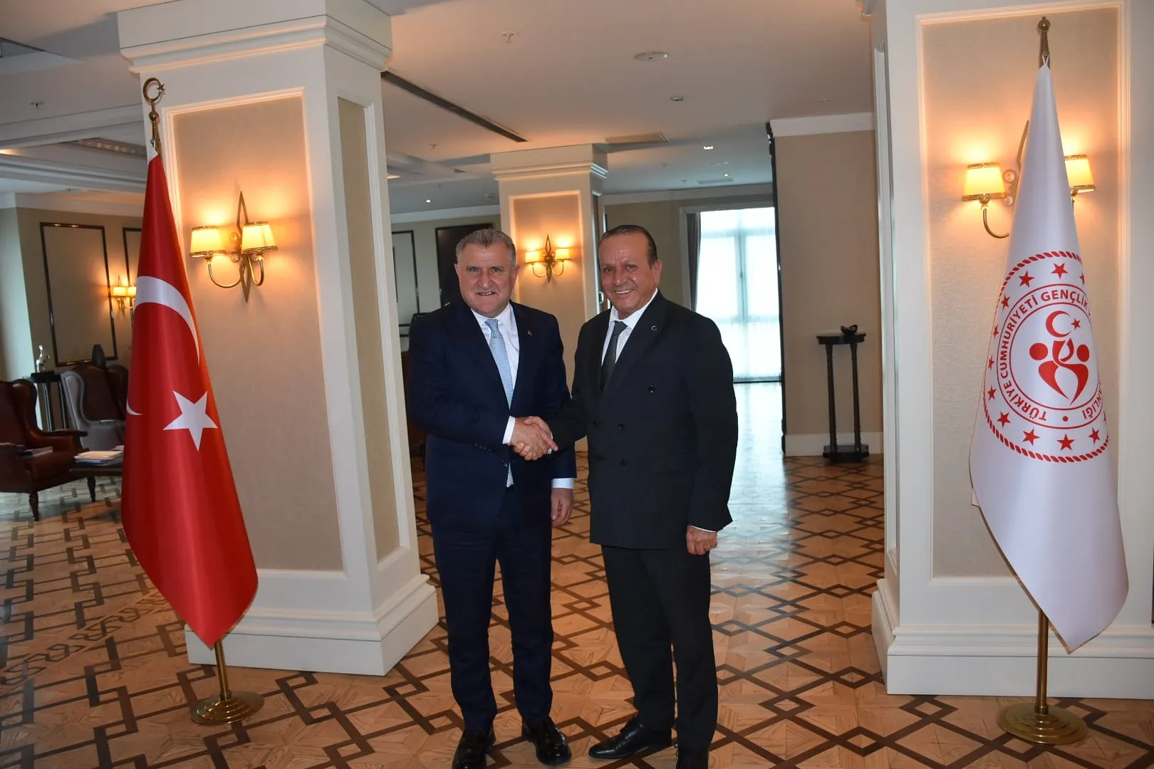 Başbakan Yardımcısı Ataoğlu, Ankara’da Osman Aşkın Bak ile görüştü