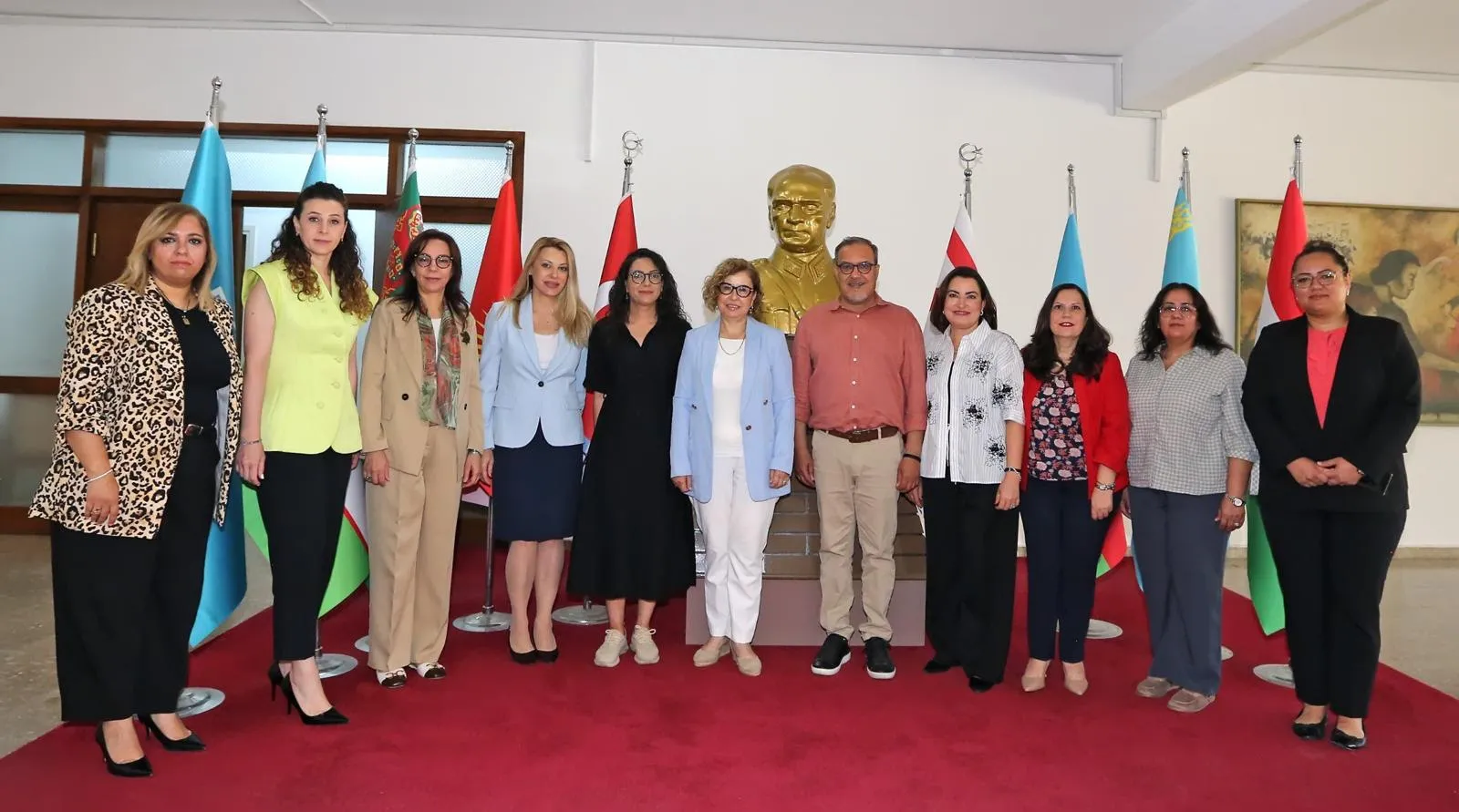 DİMED, geleneksel bahar kermesi gelirini Kemal Saraçoğlu Vakfı’na bağışladı