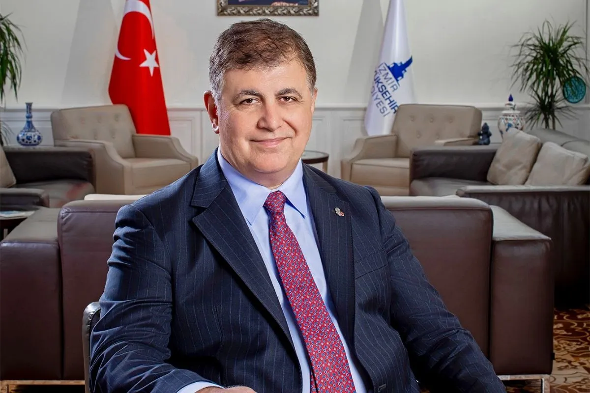 İzmir Büyükşehir Belediye Başkanı CHP'den istifa etti