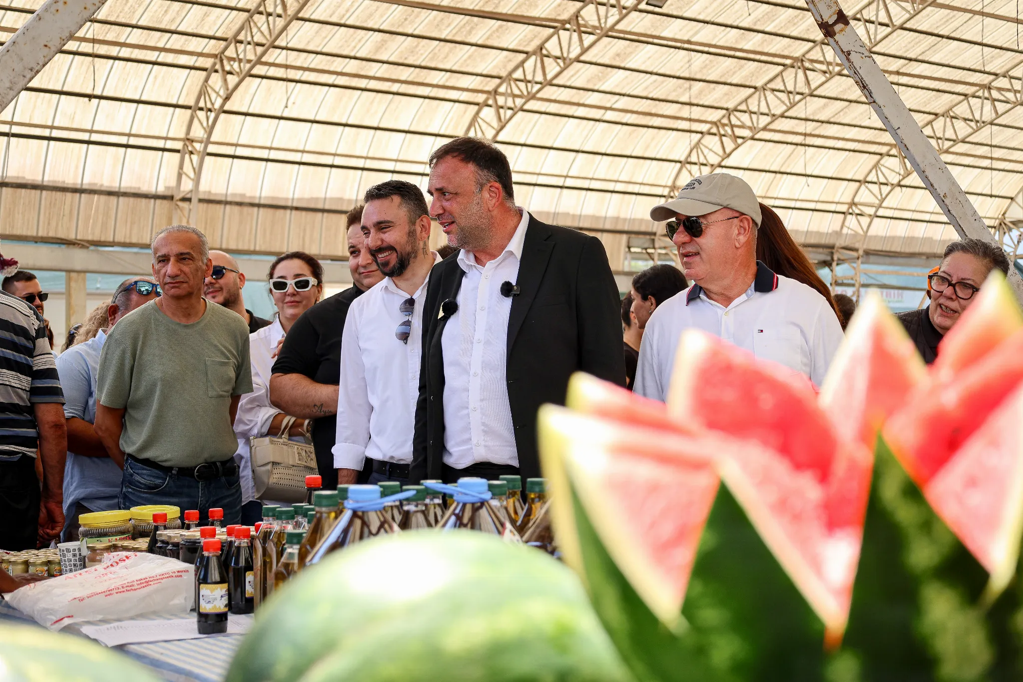 TDP heyeti Girne’de pazar esnafını ziyaret etti